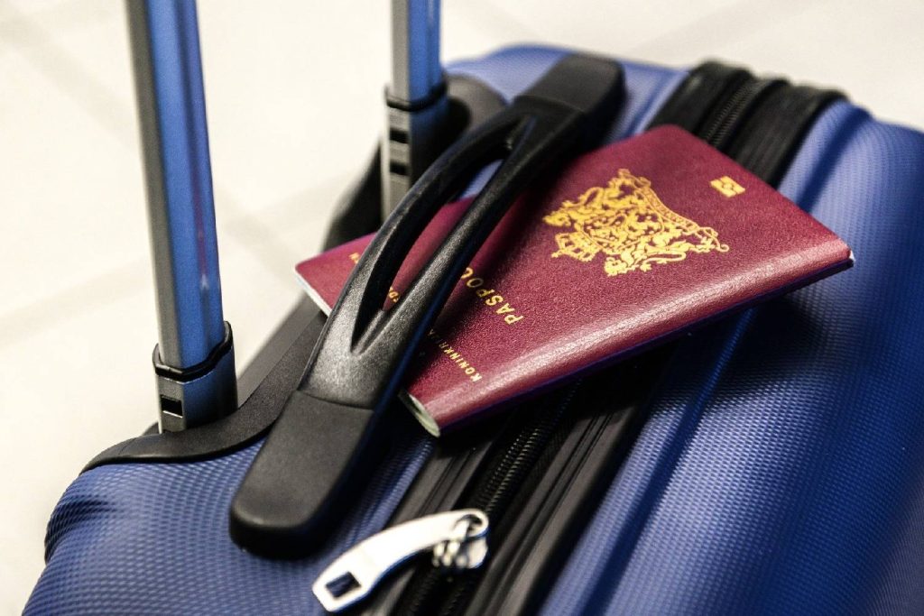 que documentos preciso levar para tirar o visto americano