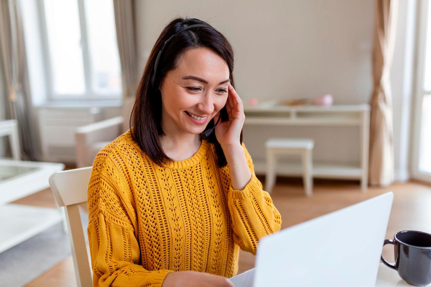 Mostrar tradução e transcrição em tempo real em reuniões e webinars