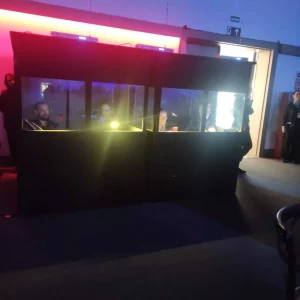 Foto da cabine de tradução no evento Ball do Brasil