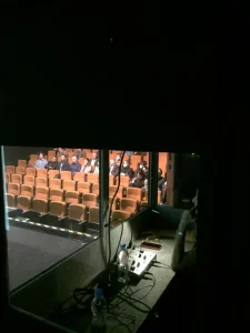 Foto da Cabine de tradução no Fare Cinema