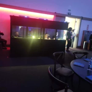 Uma foto representando a tradução simultùnea One Translations