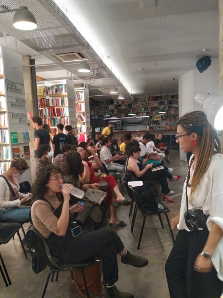 Bate papo com a presença One translations