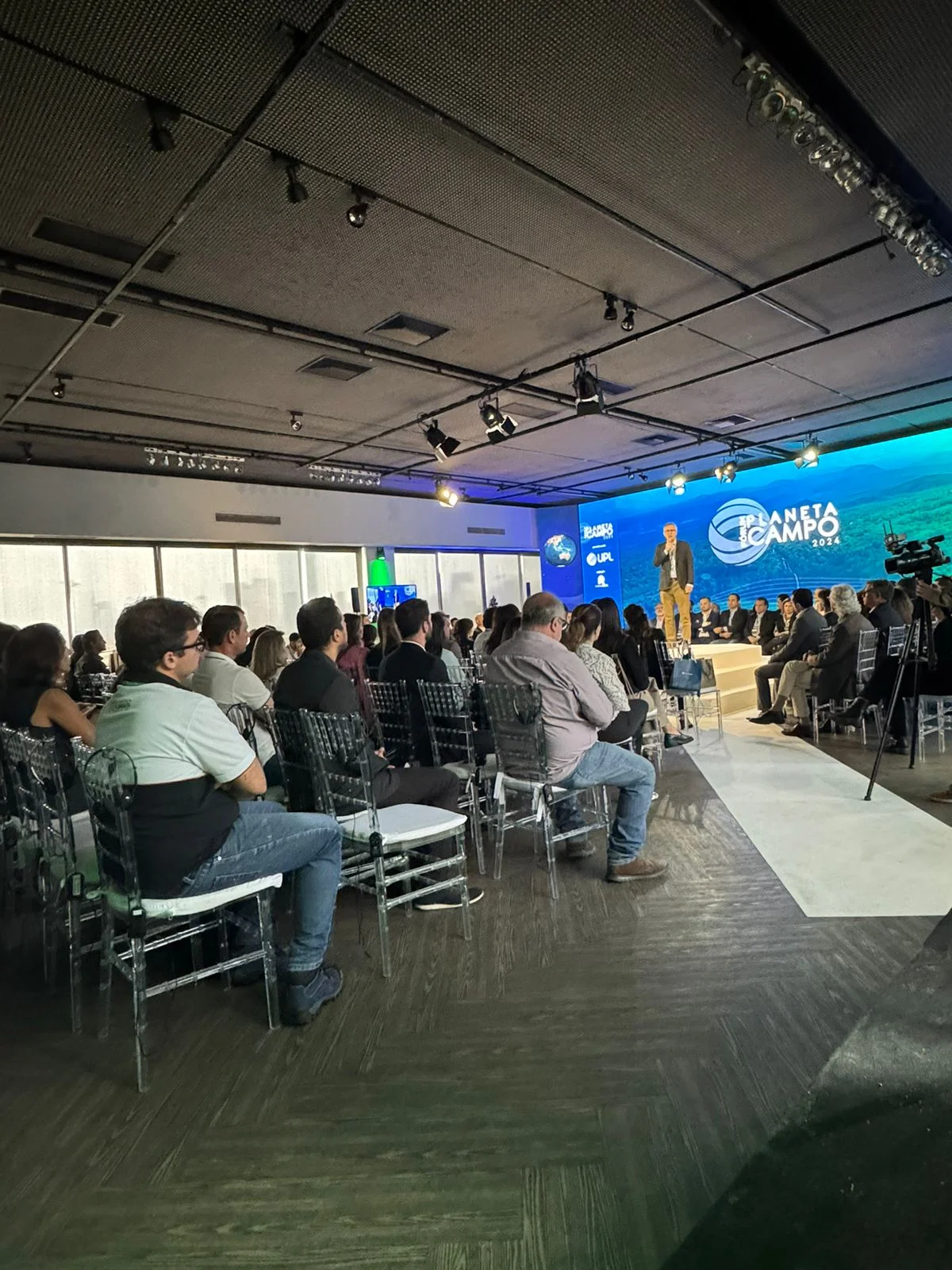 pessoas assistindo o evento do Planeta Campo São Paulo