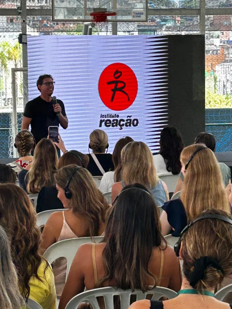pessoa no palco do YPO Latin América